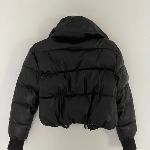 woman coat - Picture 2 of 2